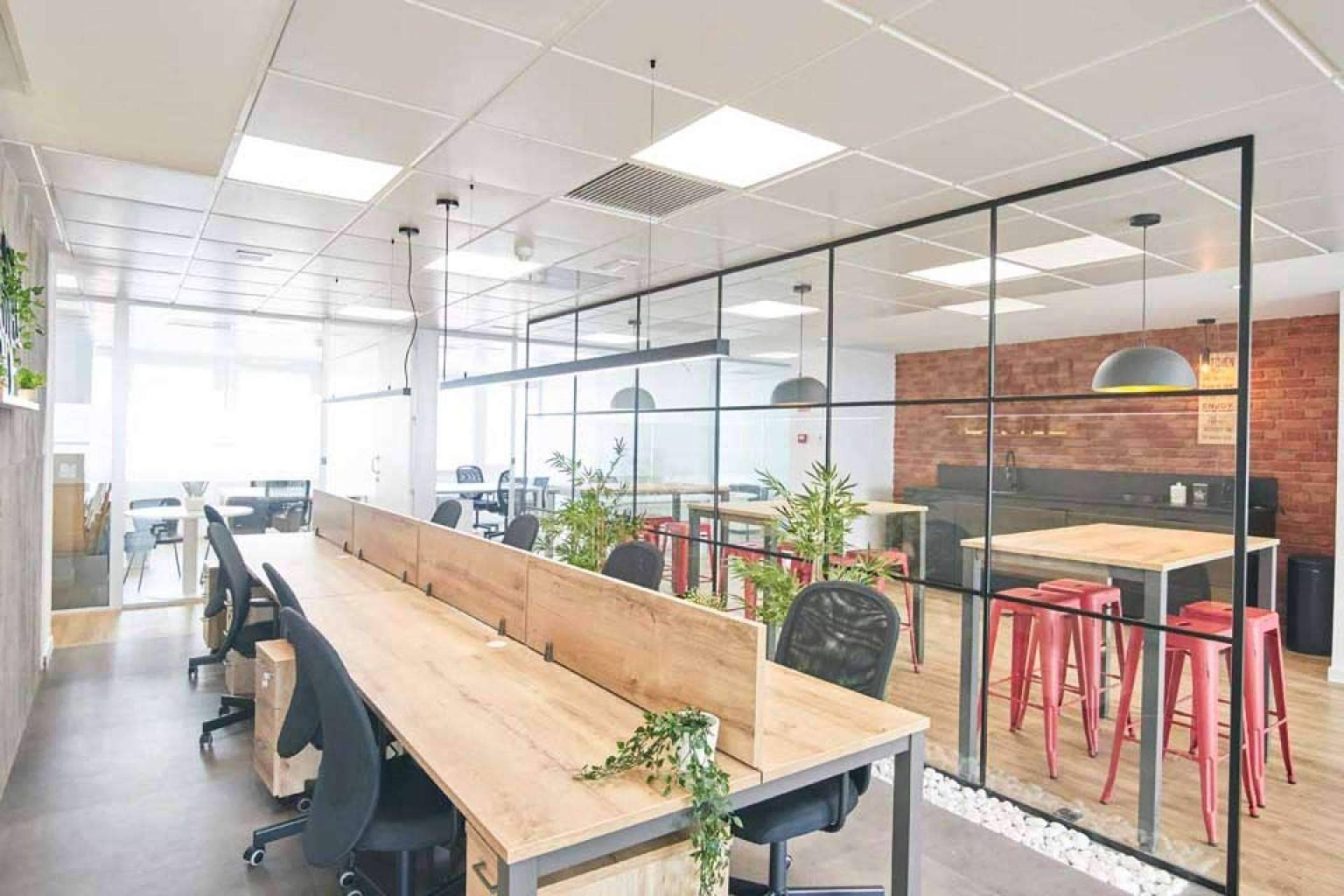 Contratando una oficina virtual de la mano de Atrium CN, las empresas pueden ahorrar