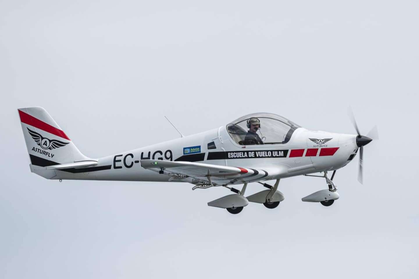 Una escuela de vuelo ubicada en el aeródromo de La Morgal es Asturfly