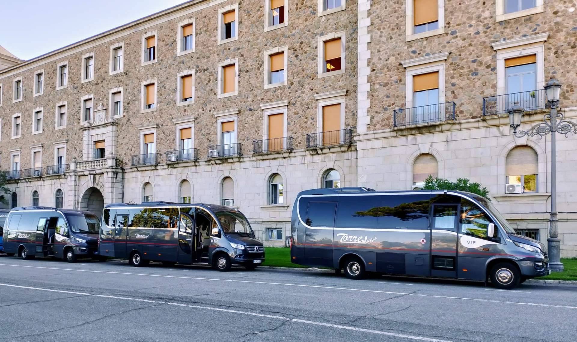 Minibús precio con Torres Bus