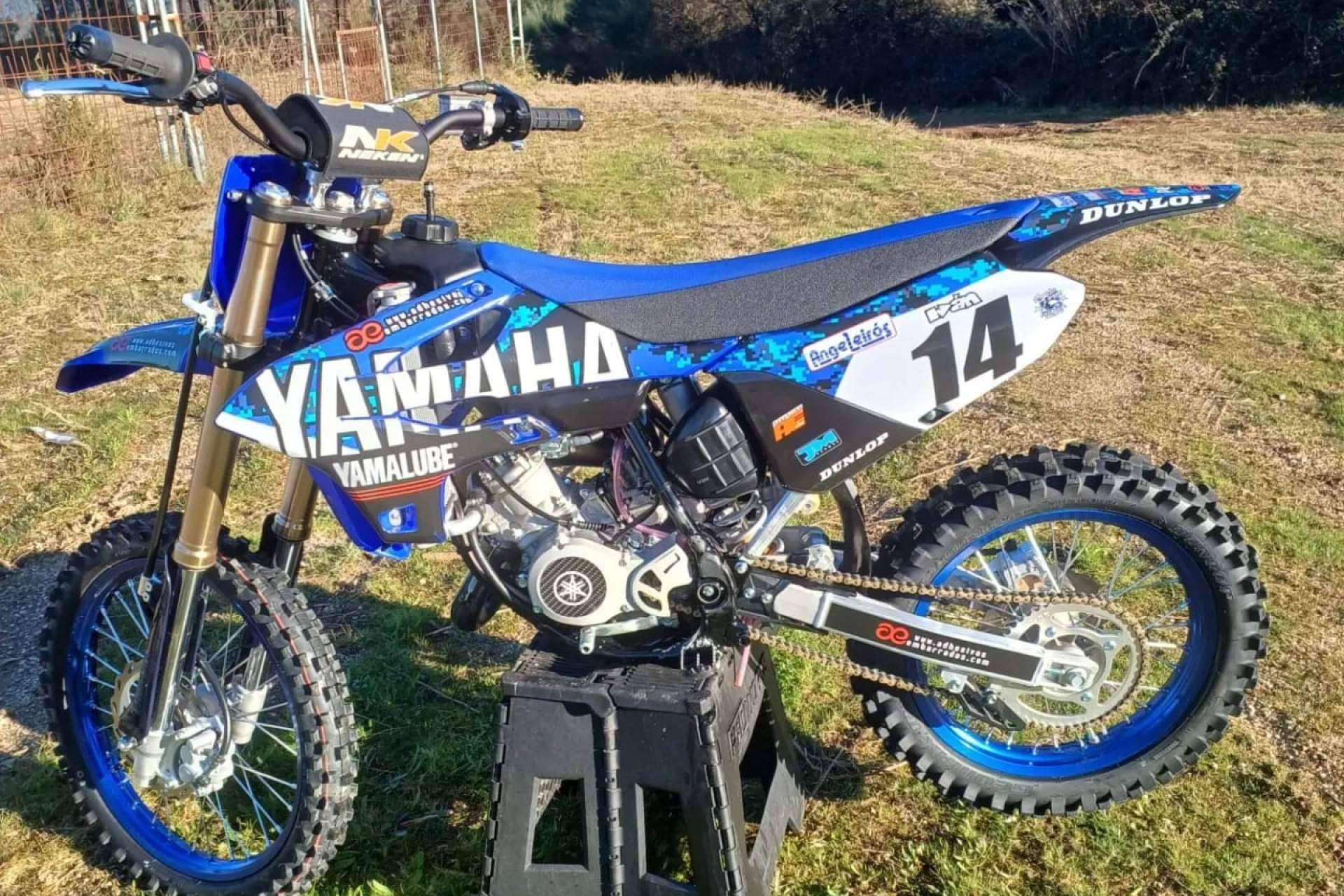 ADHESIVOSEMBARRADOS y sus adhesivos para motocross personalizados