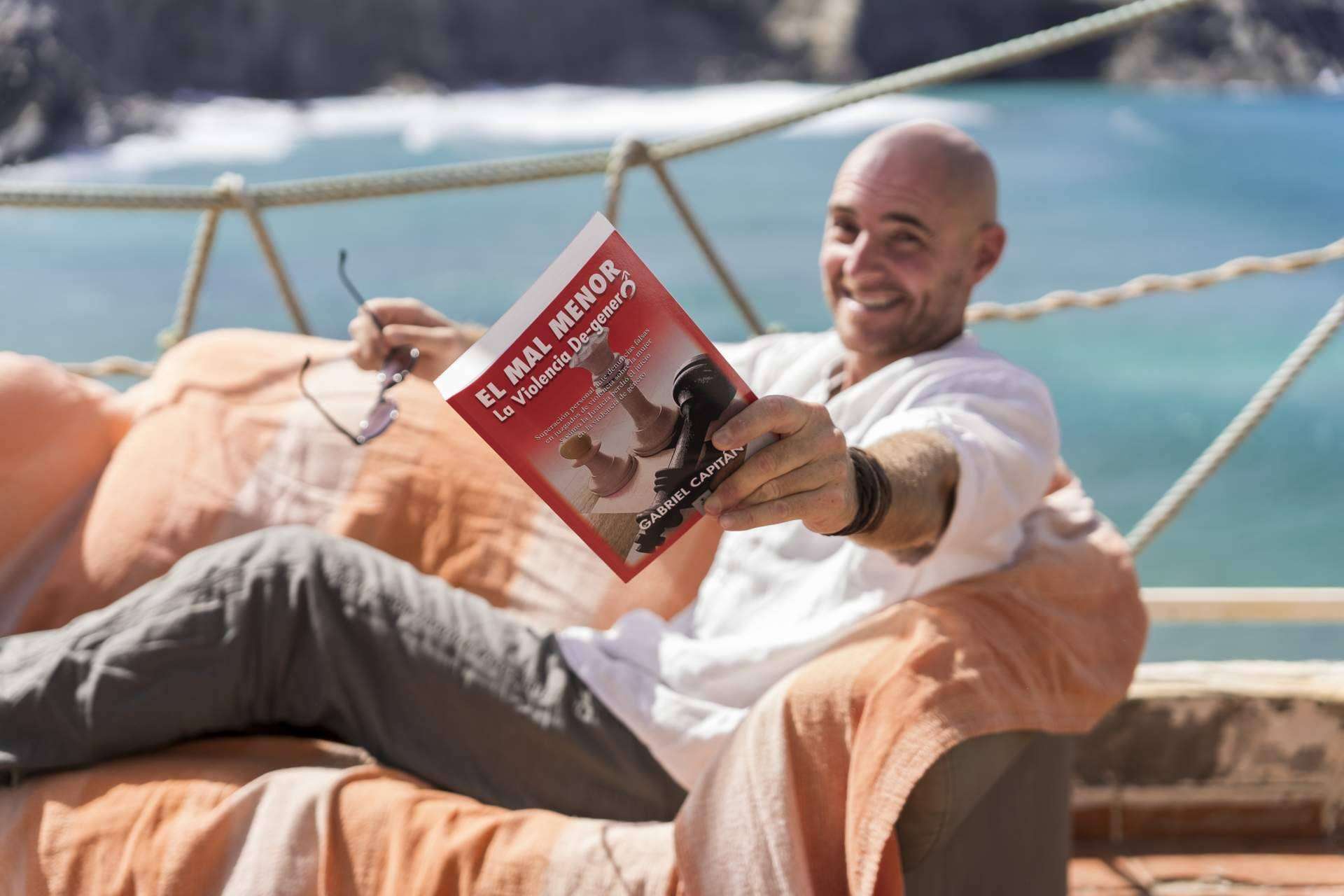 Un relato de superación personal de Gabriel Capitán, 'El mal menor'