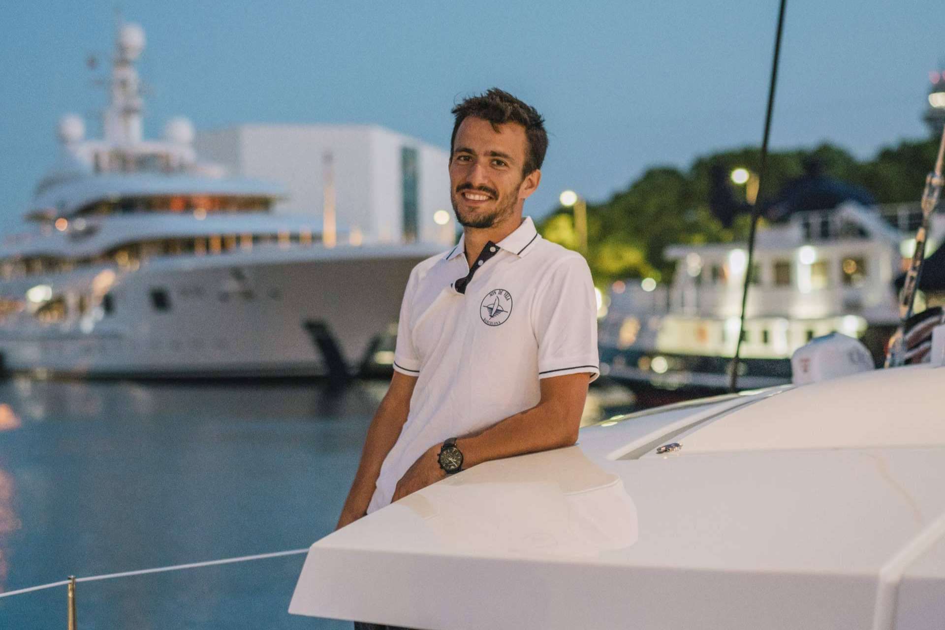 Entrevista al CEO de Sondevela sobre su servicio de catamarán en Barcelona
