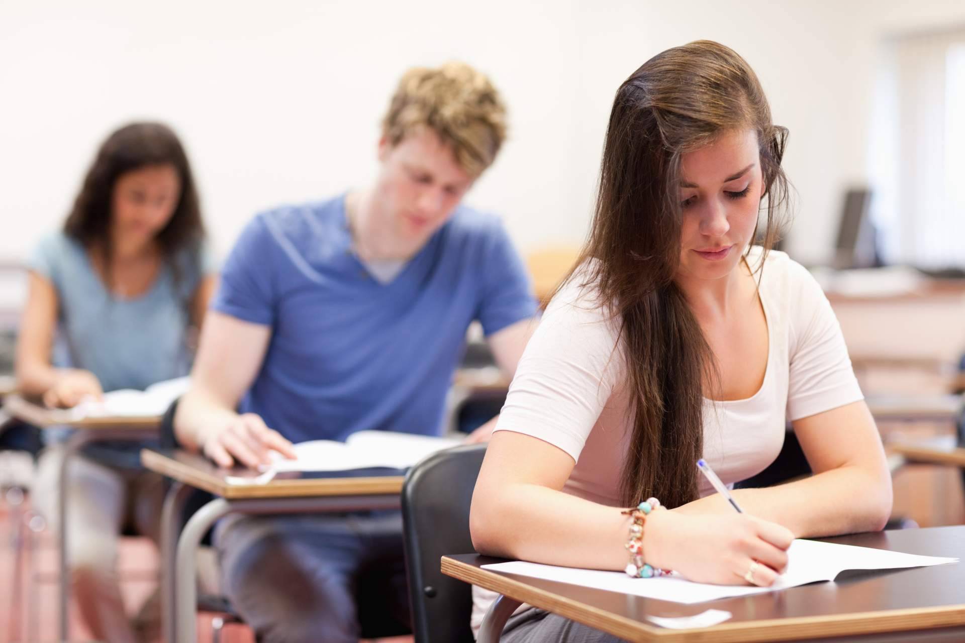 Hacer TFG, TFM y TD con los especialistas de Ayuda Universitaria