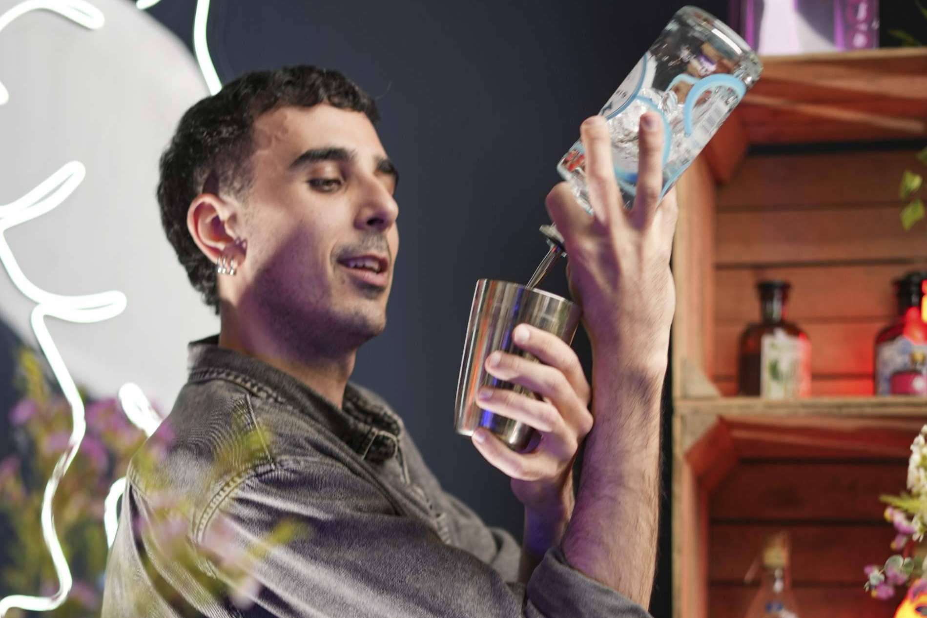 La Escuela de Coctelería de Madrid enseña coctelería profesional