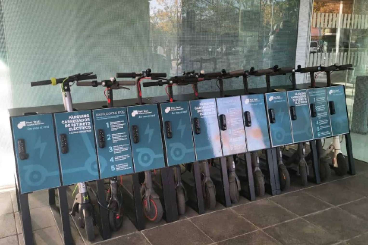 YUP, aparcar el patinete eléctrico nunca había sido tan fácil