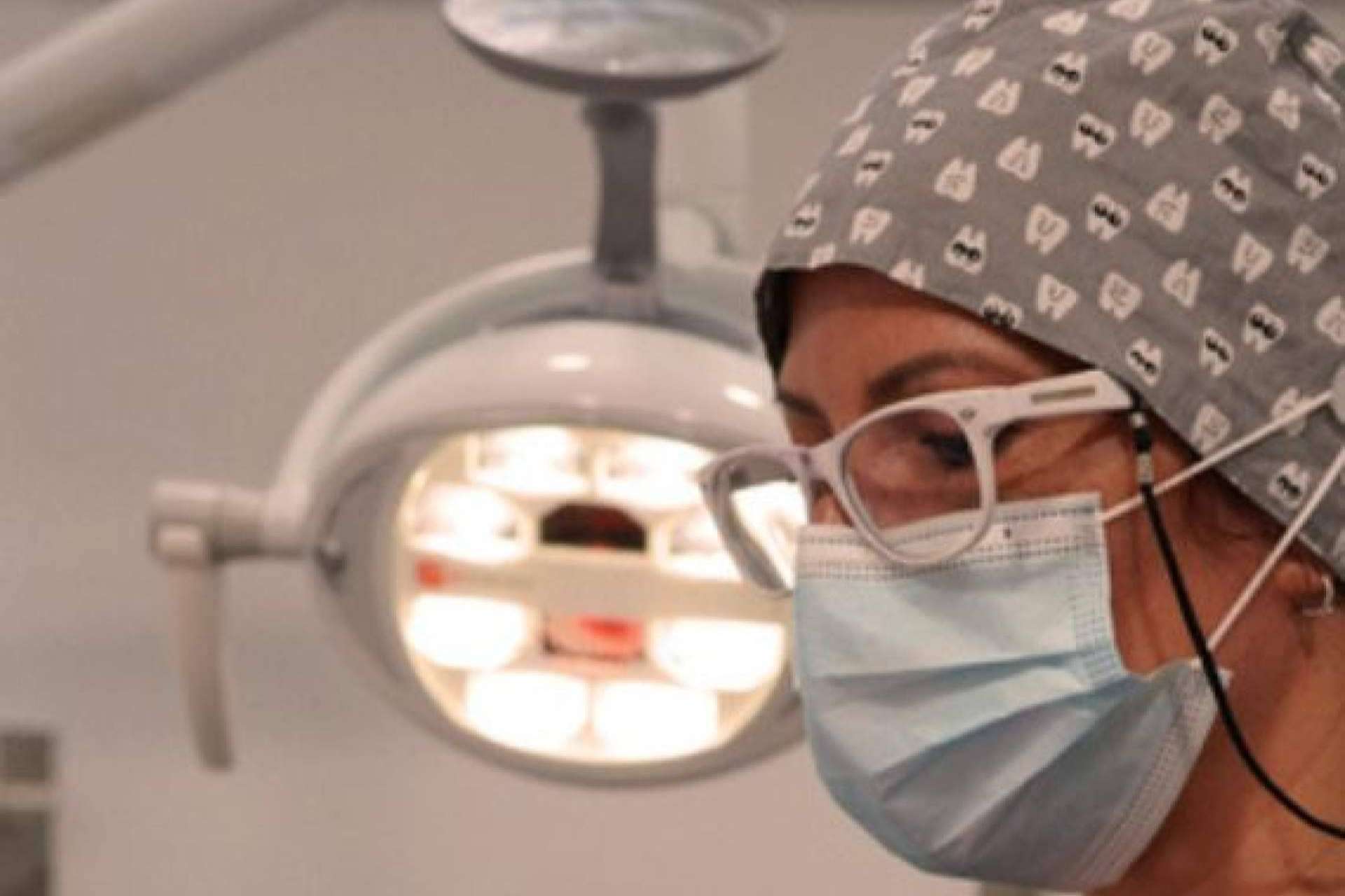 Urgencias, tratamientos generales y estéticos en la clínica dental en Madrid Denty Dent