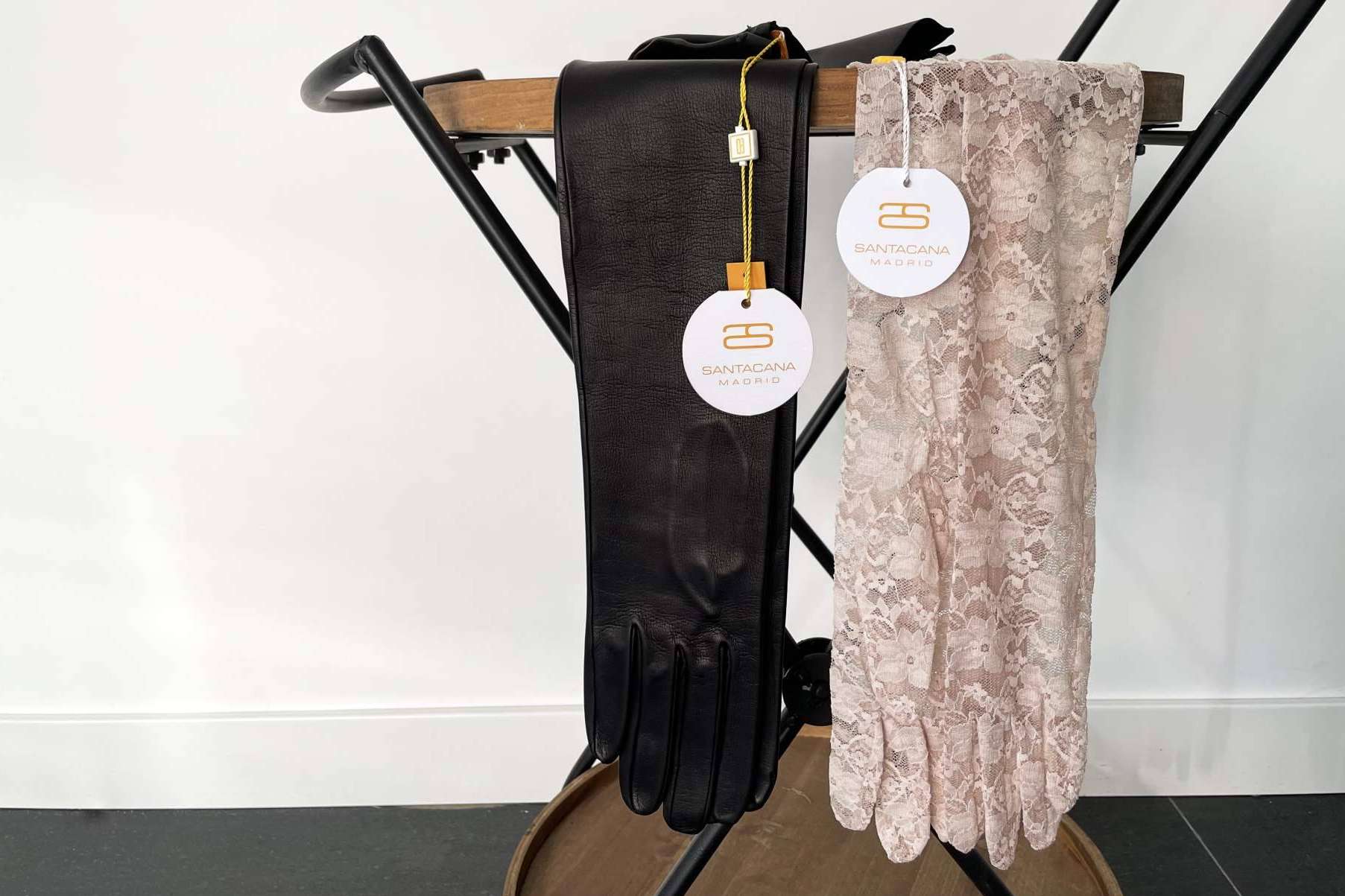 Guantes de ceremonia, elegancia y sofisticación para bodas y comuniones