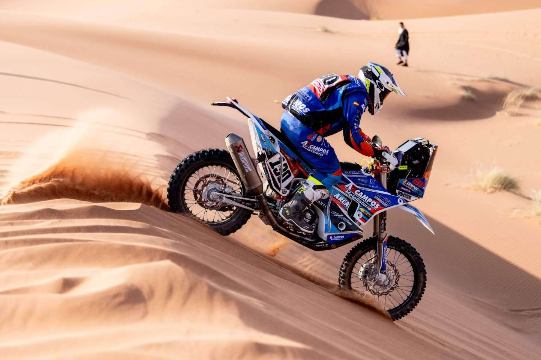 ADHESIVOSEMBARRADOS personaliza la aventura offroad con sus pegatinas para motos
