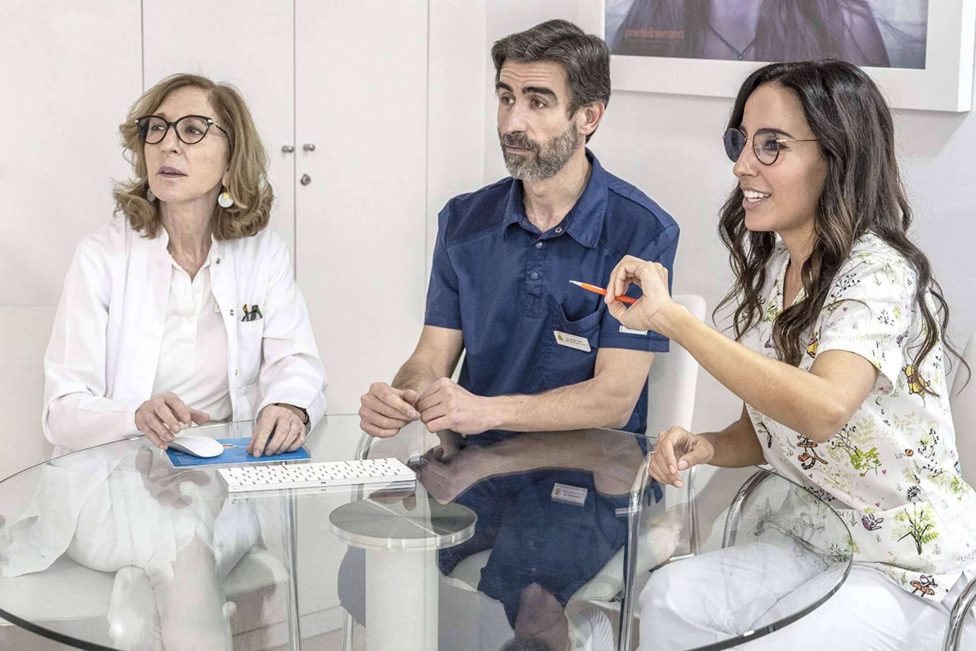 Cómo preparar al hijo para su primera visita al ortodoncista; Consejos de Clínicas Prieto&Serrano
