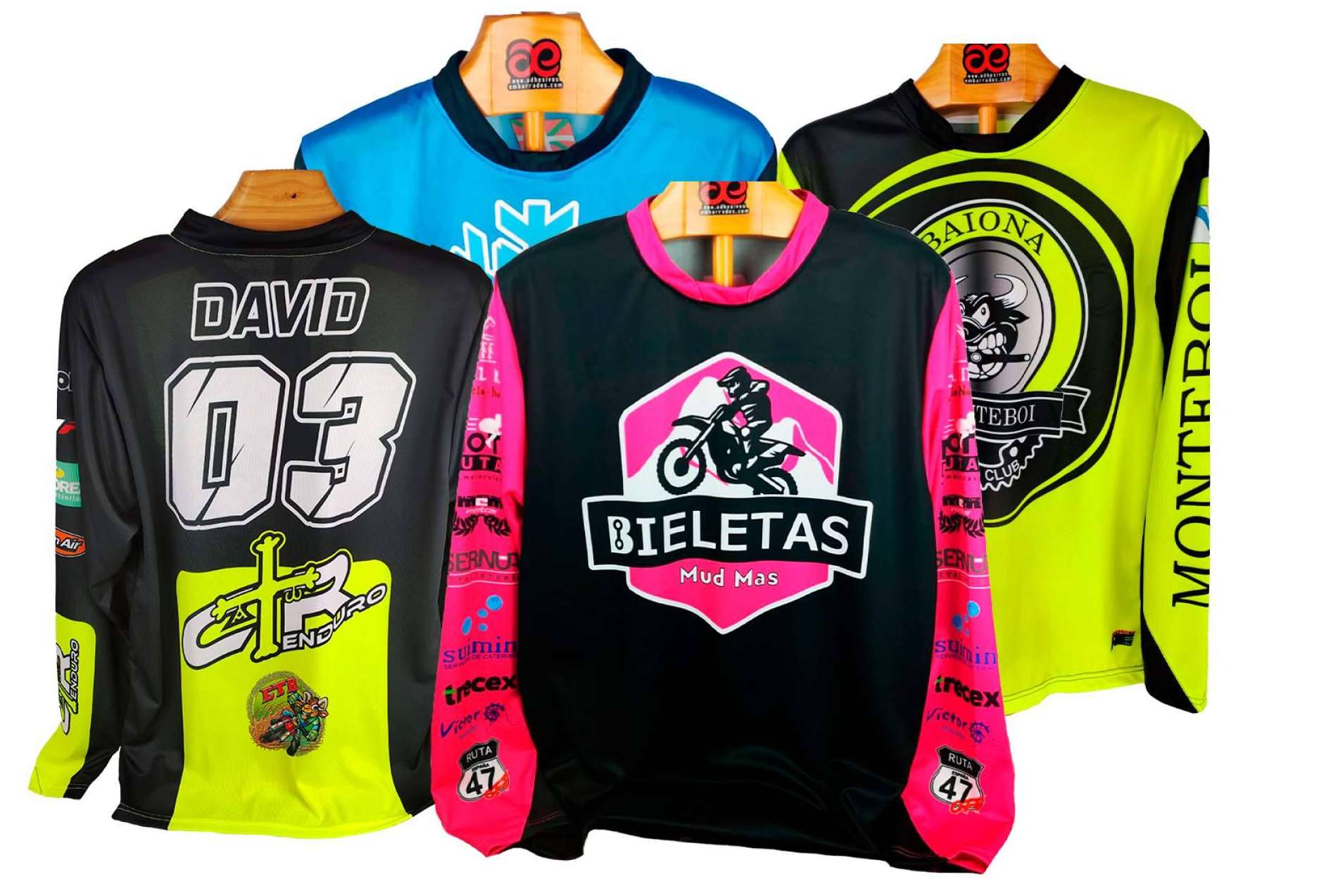 Personalización en prendas para motocross y stickers de motocicletas con ADHESIVOSEMBARRADOS