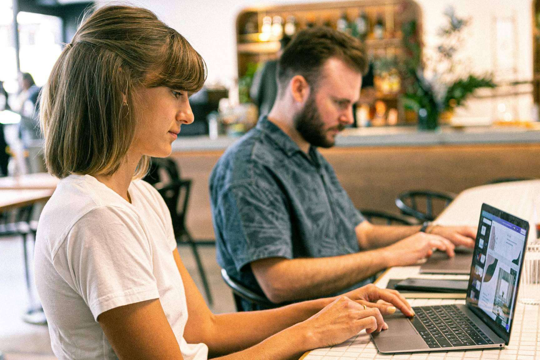 Crear un diálogo efectivo con los clientes mientras pasan el tiempo en línea