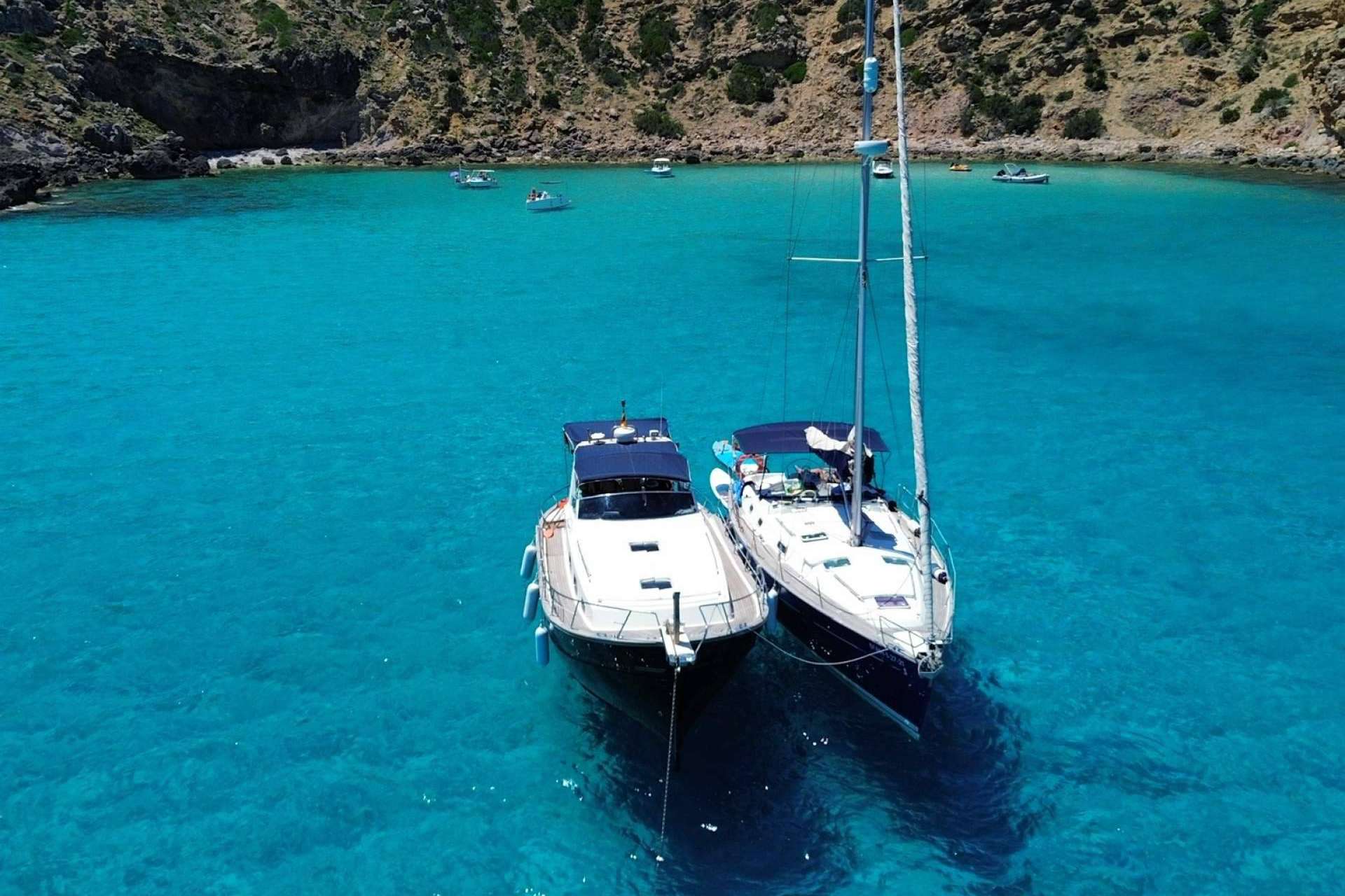 Ola Menorca; La opción perfecta con barco para las vacaciones de verano
