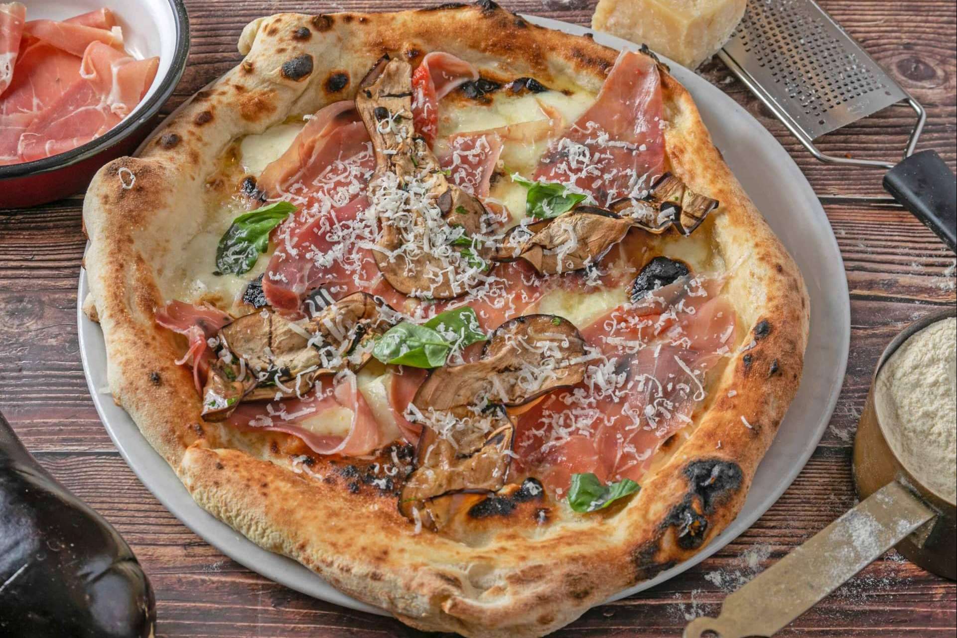 La pizza napolitana más auténtica de Barcelona amasada por Spaccanapoli