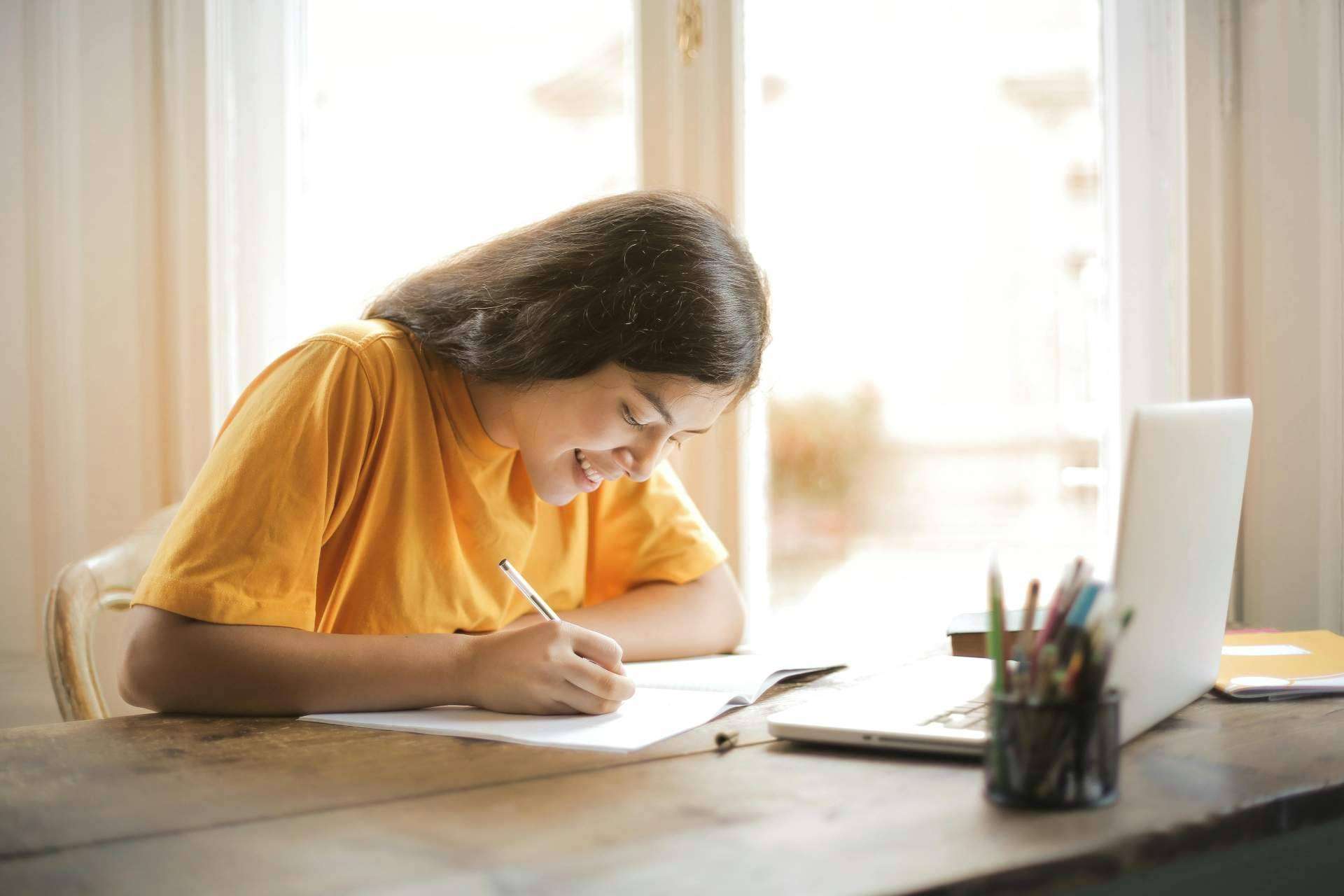 Exámenes, cursos y recursos clave para preparar las oposiciones de educación, con Opospills