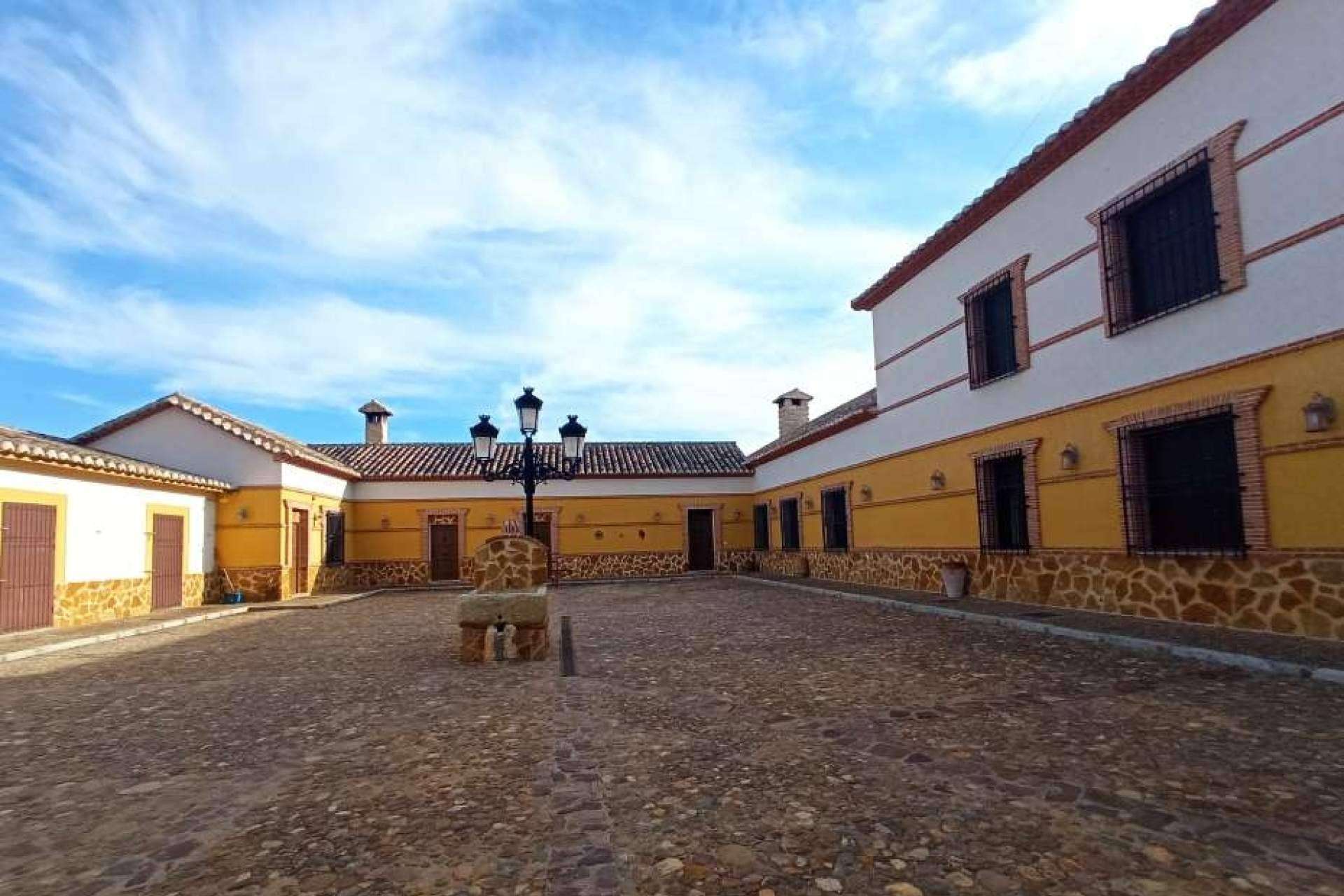 A la venta una finca en Moral de Calatrava por 1.8 millones de euros