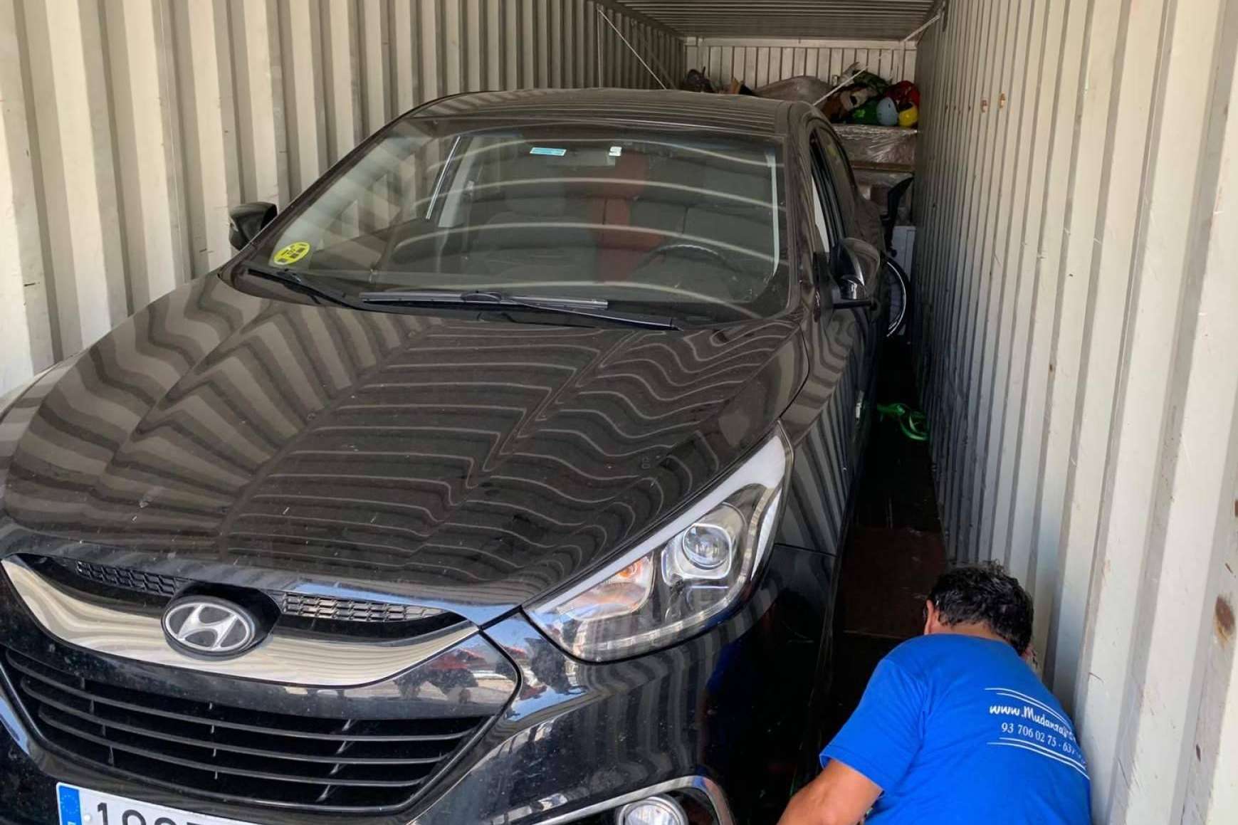¿Cómo traer un coche desde el extranjero hacia España? Mudanzas BCN Internacional es la solución