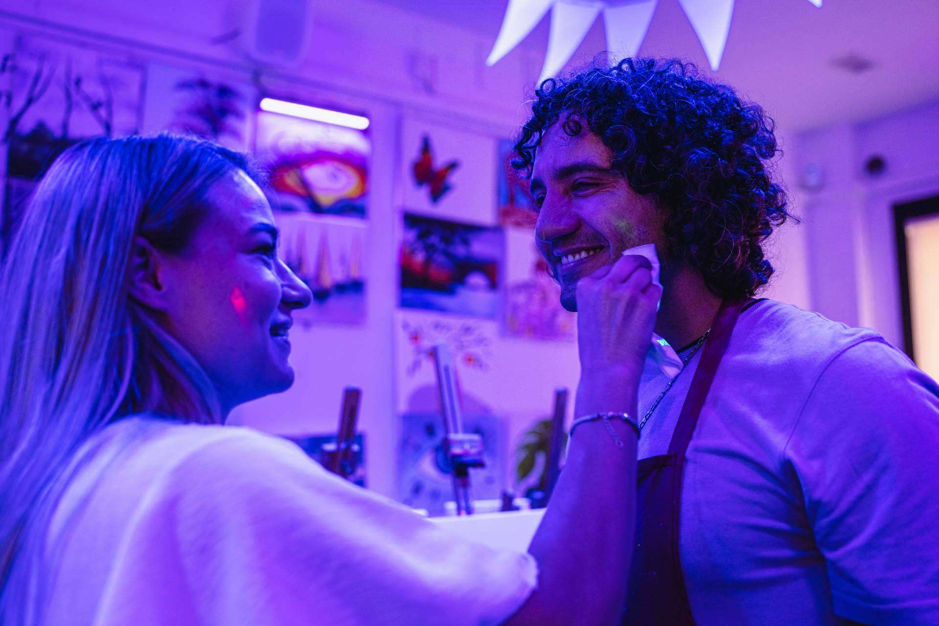 Noche de chicas con Art&Wine, una experiencia exclusiva en Madrid y Barcelona