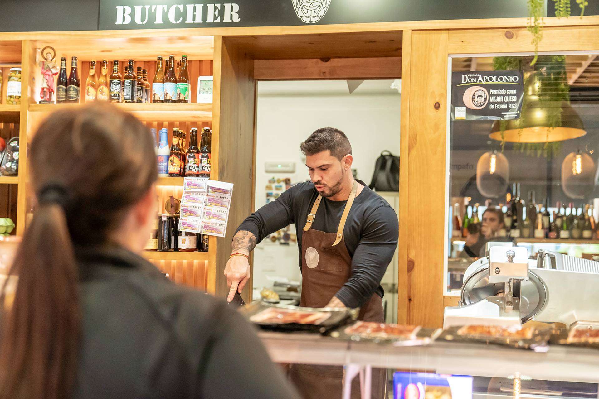 The Butcher Guadalmina, la carnicería gourmet que revoluciona Marbella con carnes, vinos y quesos de primera calidad
