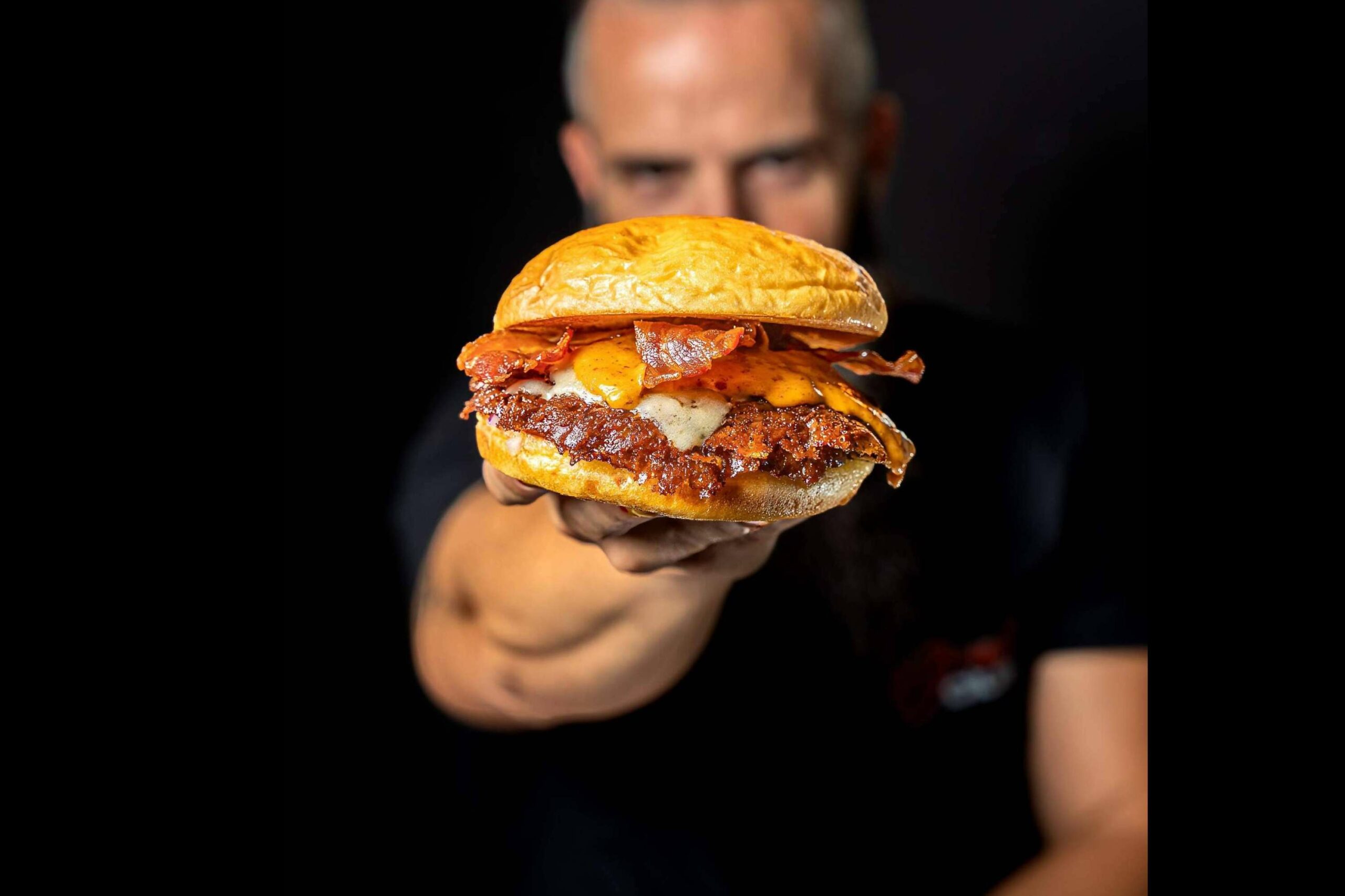 La hamburguesería gourmet Smash Club by Briochef trae sorpresas para este 5 de octubre