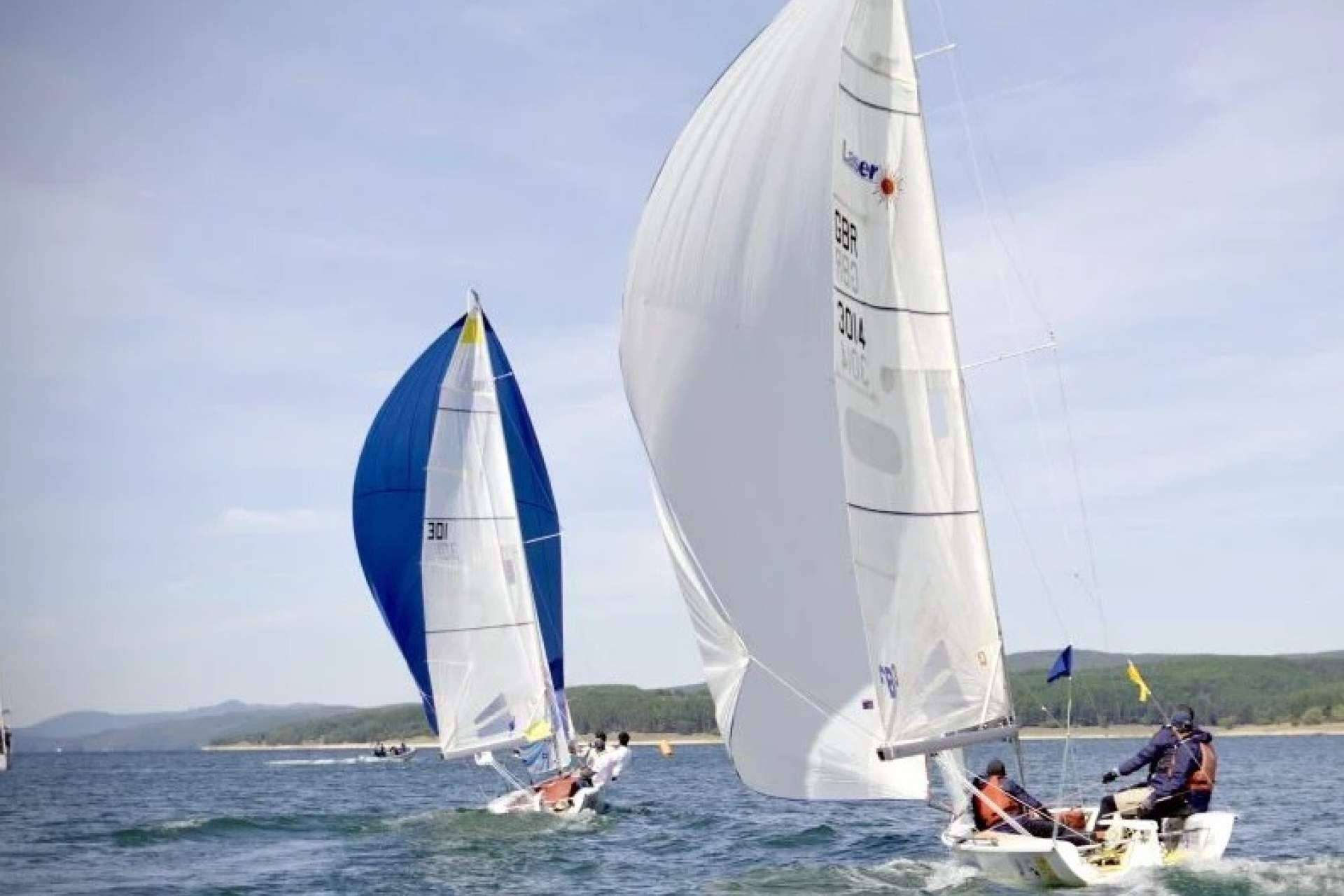 Emocionante Tercera Parada del Circuito Europeo de Match Race en el Lago Iskar, Bulgaria