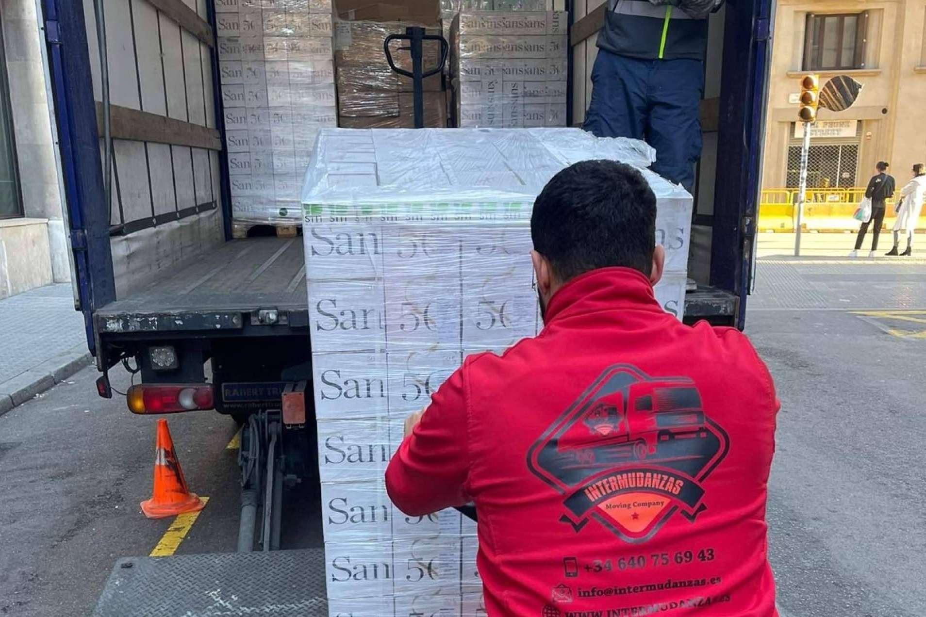 Servicio profesional de mudanzas en Barcelona, de la mano de Intermudanzas