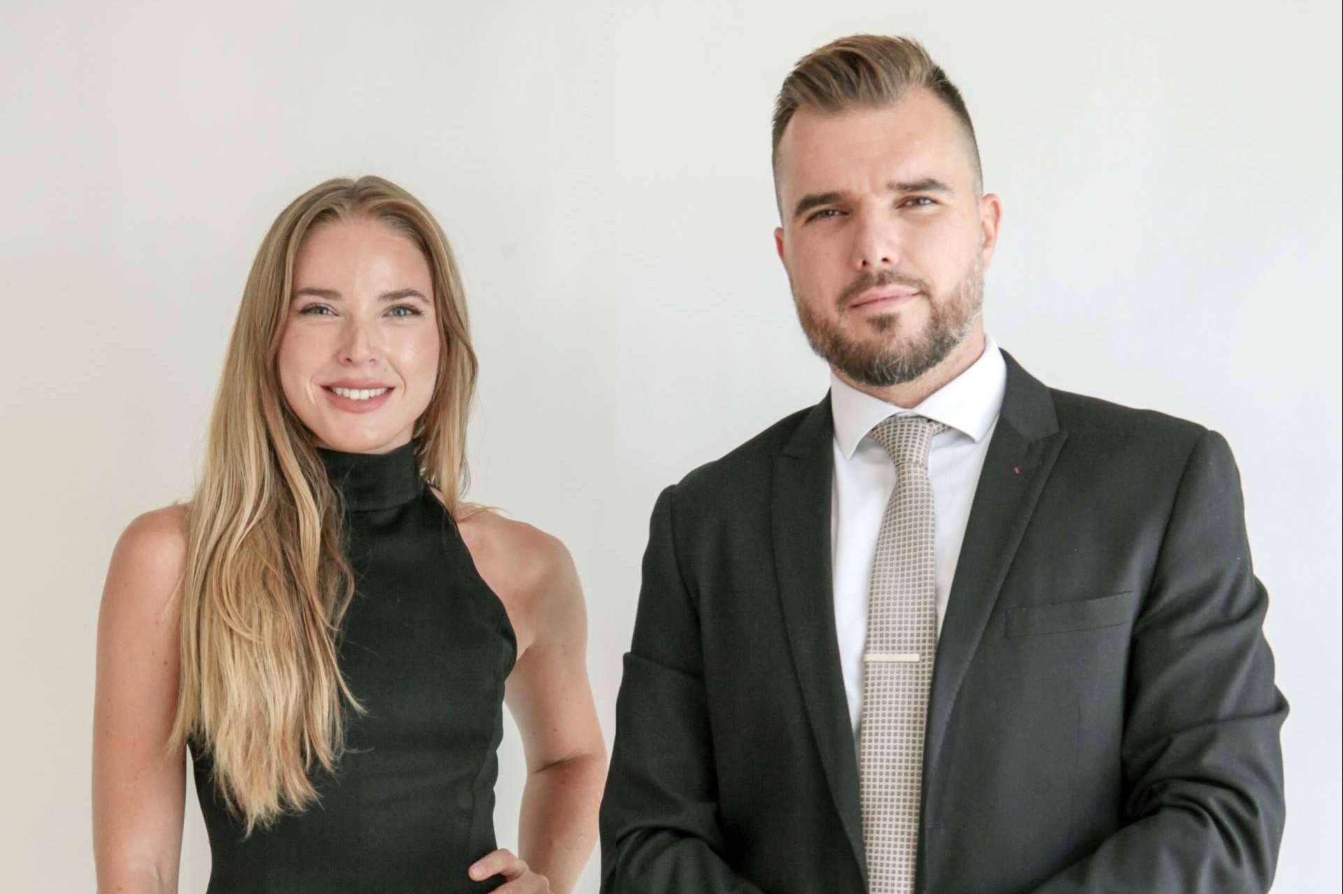 SAGUAR Real Estate celebra más de 4 años de éxito con 23.000 horas de experiencia y más de 160 compraventas exitosas