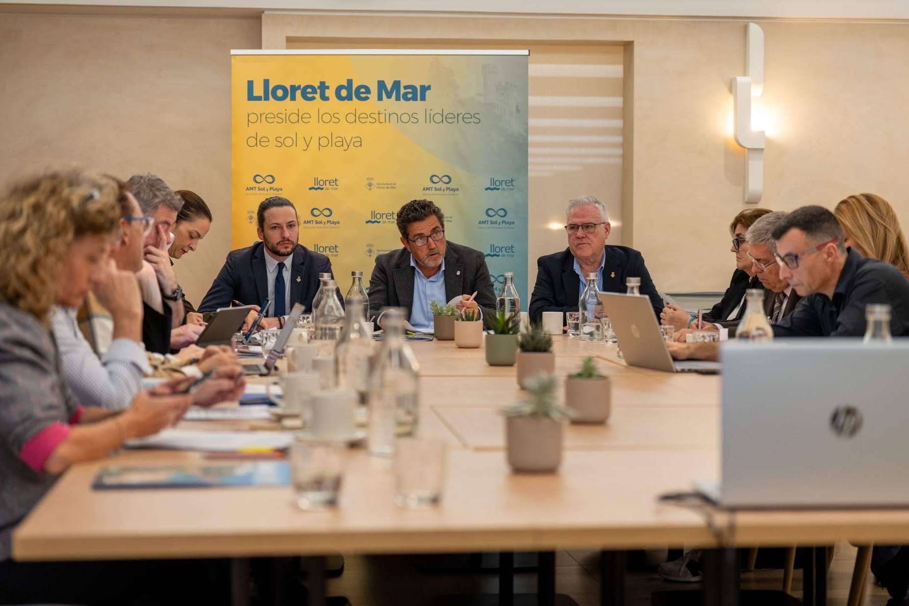 Adrià Lamelas asume la presidencia de los municipios turísticos con el reto de mejorar las sinergias entre turistas y residentes
