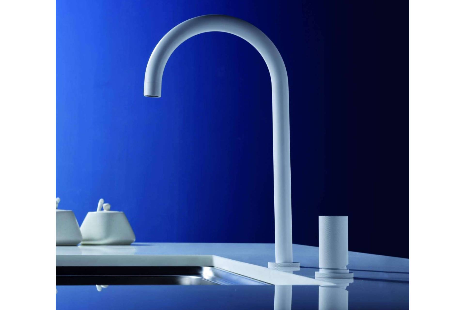 IMEX Products presenta su última colección de grifería para cocina con mando independiente