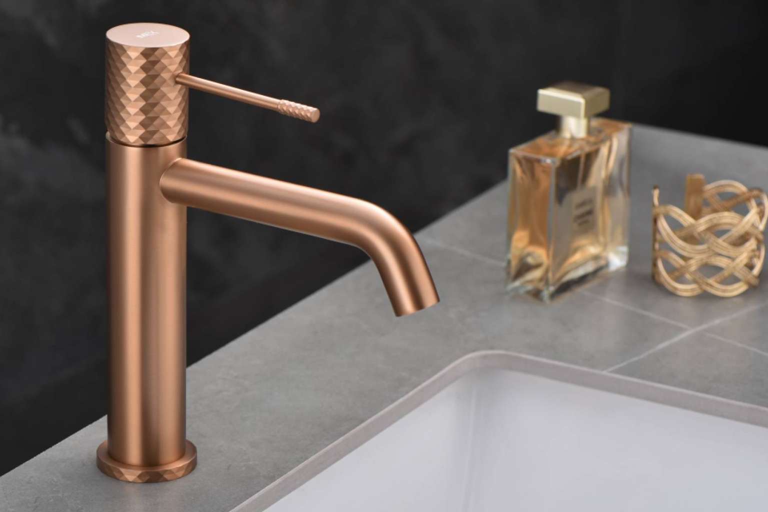 IMEX Products ofrece grifería de alta calidad que fusiona diseño y funcionalidad para baños y cocinas
