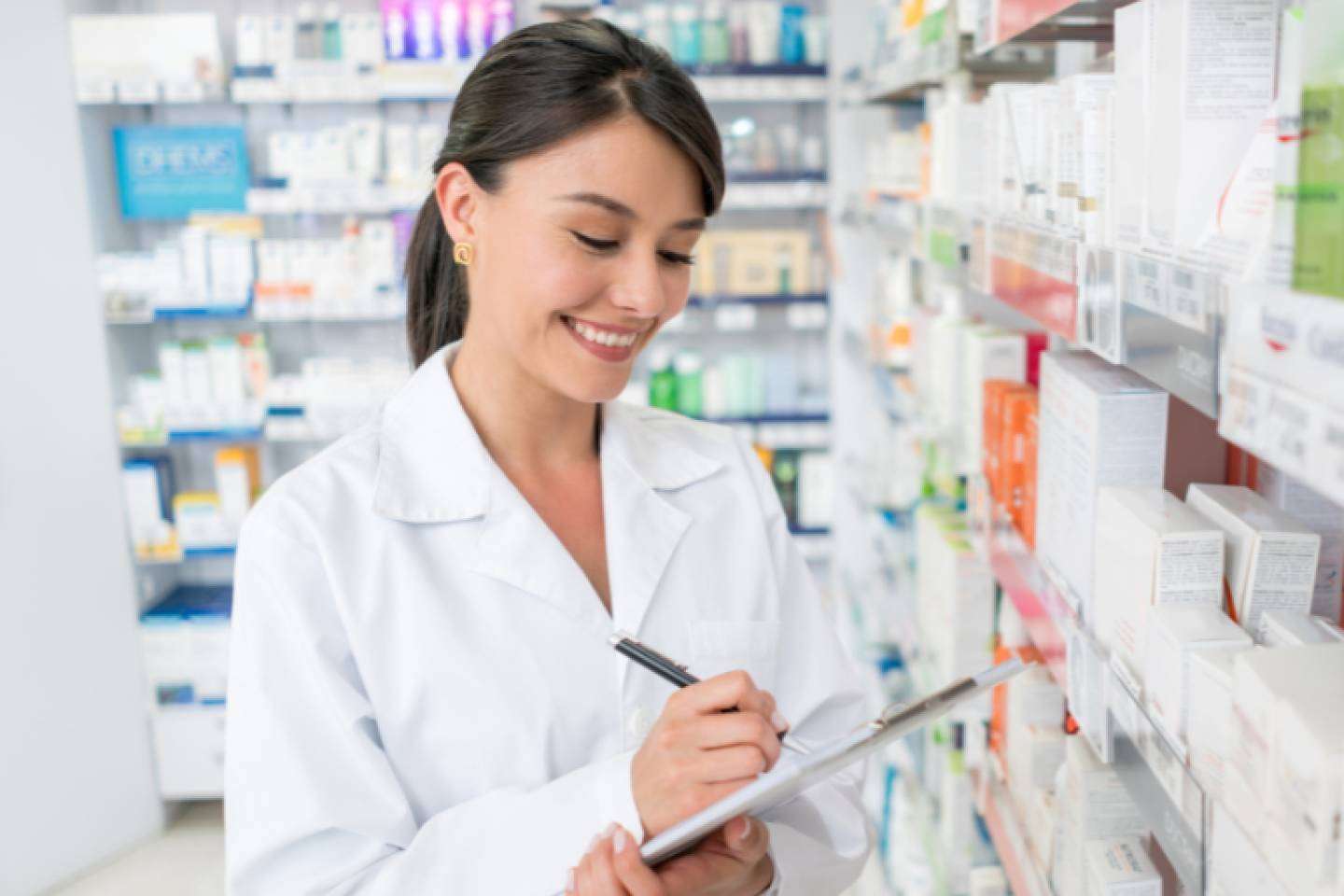 La asesoría especializada, clave para la compra de farmacias