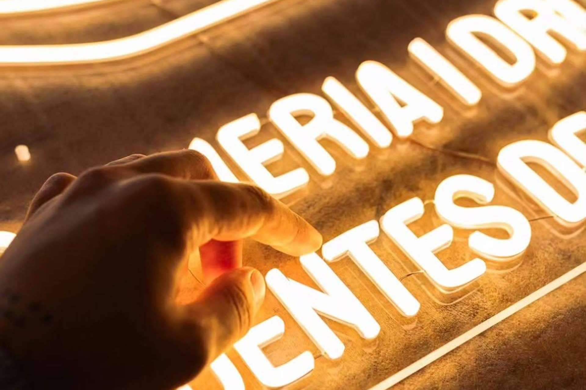 Innovación en rotulación; Ima Rótulos lanza su oferta de neon personalizado