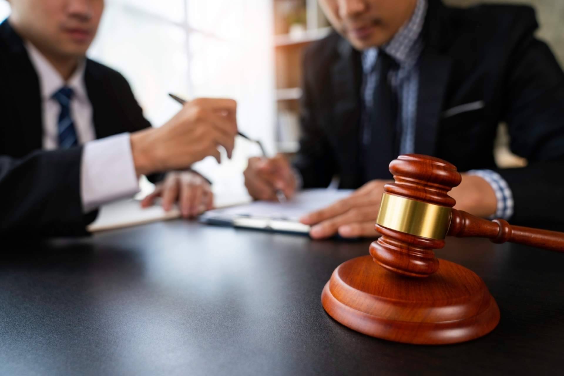 Ocho décadas de experiencia en resolución de conflictos mercantiles avalan a Giménez-Salinas Abogados