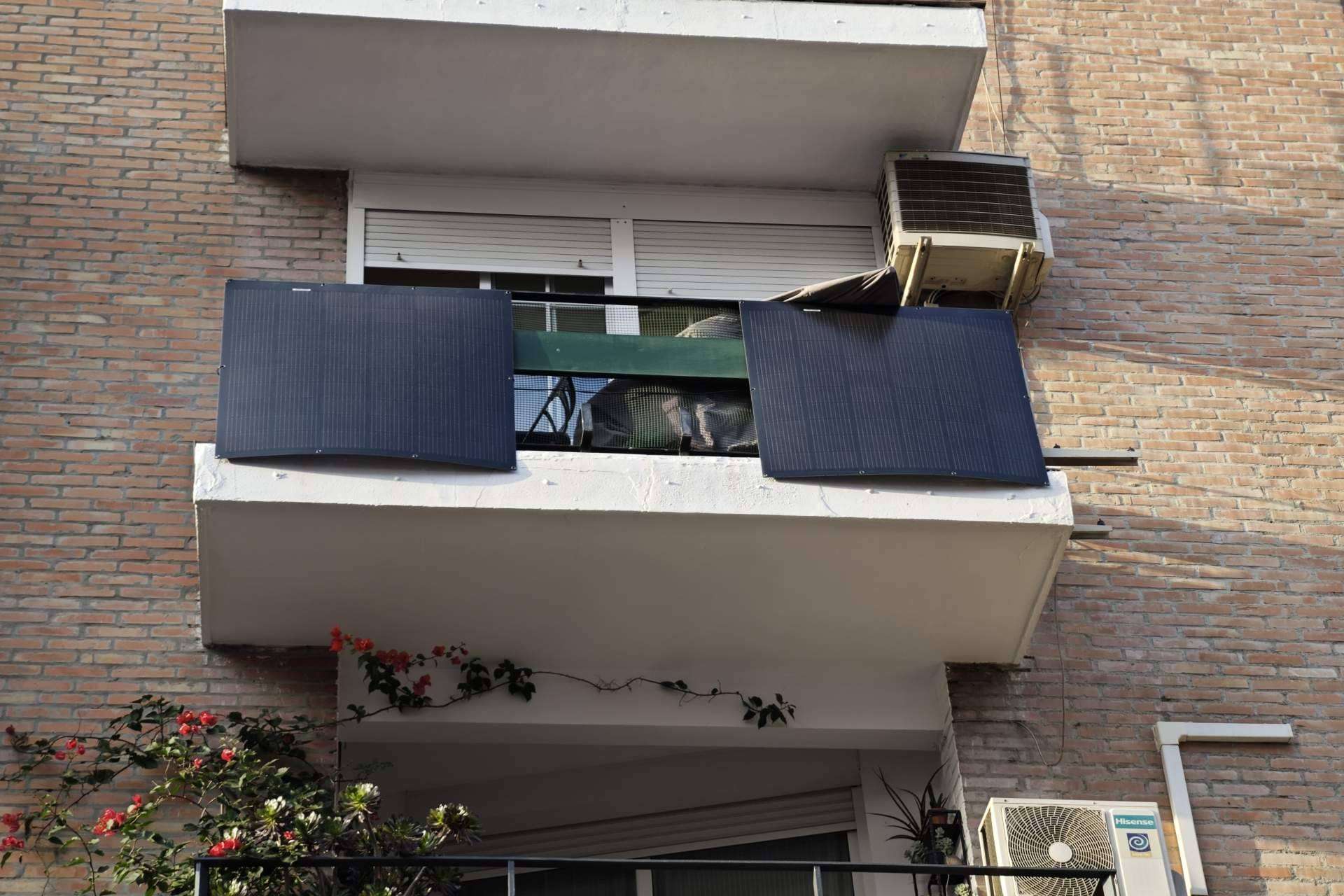 Innovasol acerca la energía solar a cualquier hogar con sus kits solares enchufables para balcón y otras superficies