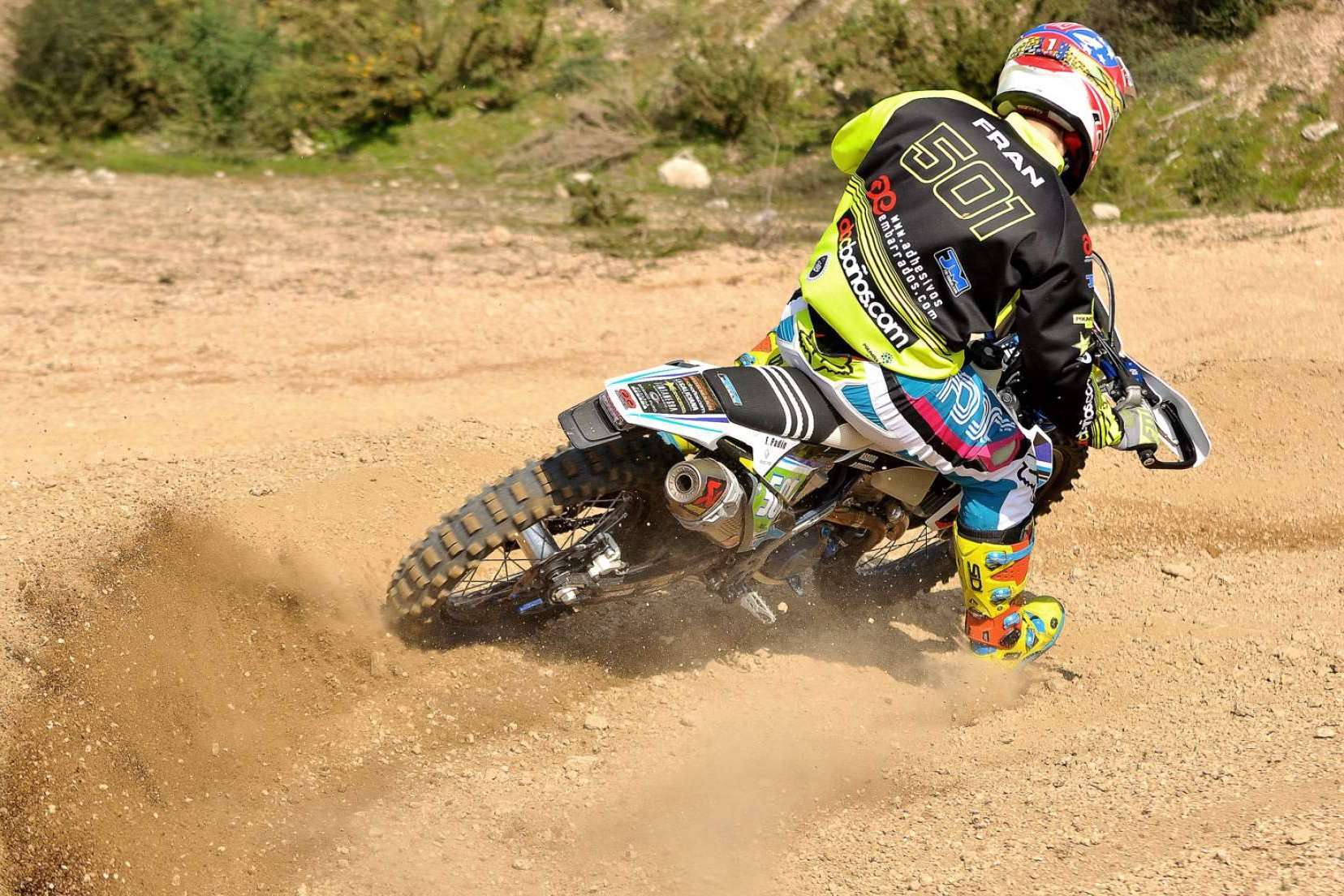 Camiseta de motocross de alta resistencia, ADHESIVOSEMBARRADOS apuesta por el confort y el rendimiento