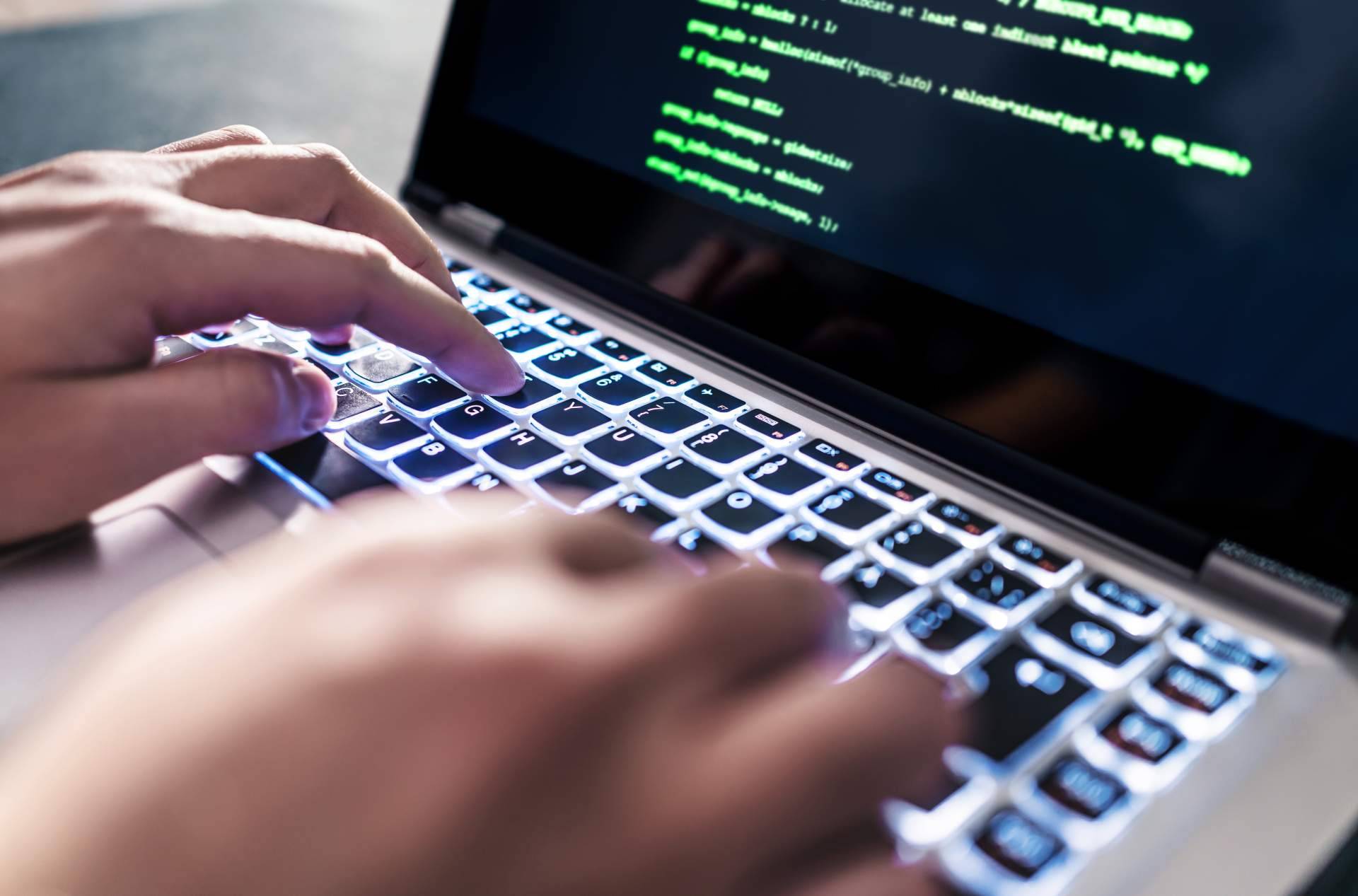Ataques DDoS en aumento, estrategias para proteger la infraestructura digital en España