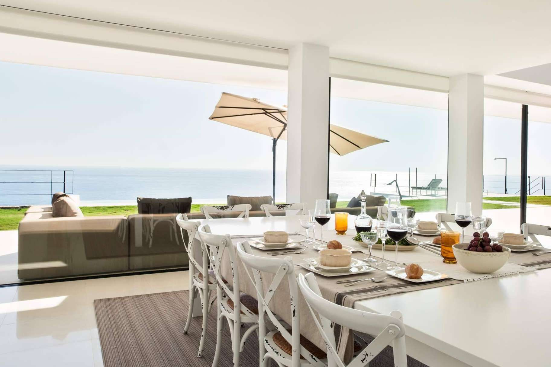Villa Alkaram ofrece el alquiler de una casa de lujo en Zahara de los Atunes con servicios personalizados