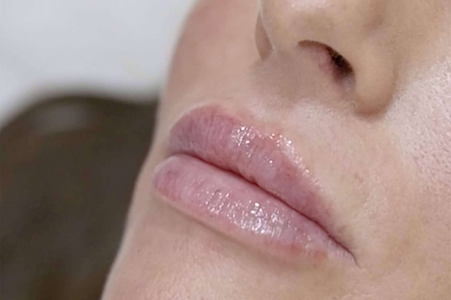 Glow Lips de Holaglow, la nueva referencia en armonización labial sin artificios