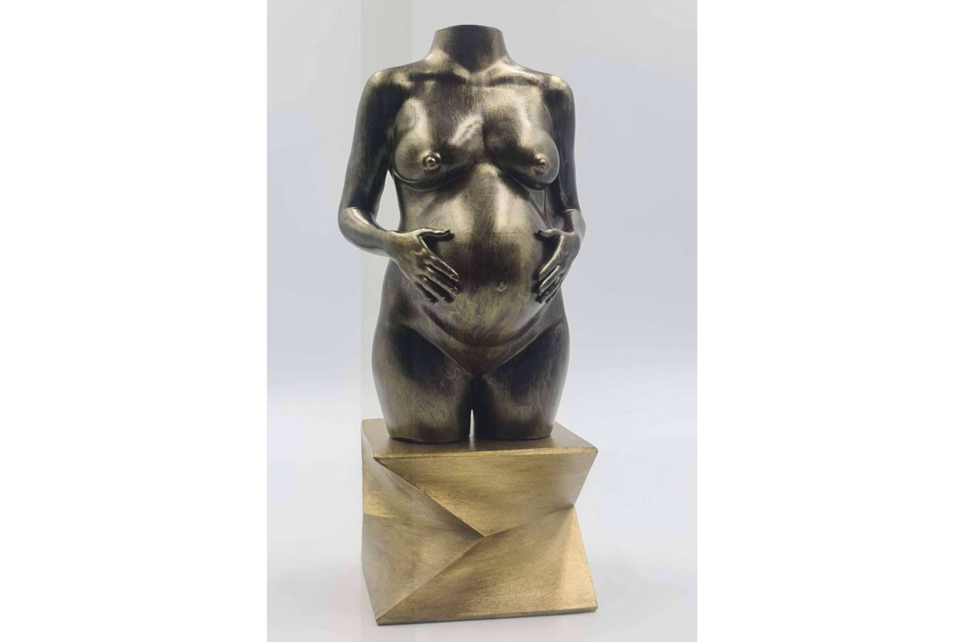 La escultura de embarazo como regalo inolvidable, la propuesta de BustosPersonalizados