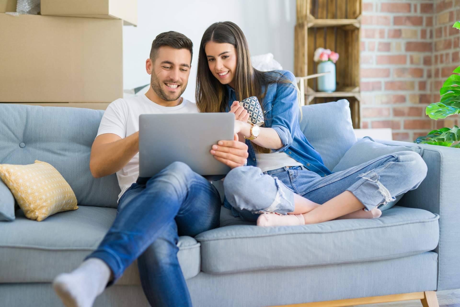 Consejos prácticos para encontrar el sofá perfecto en La Tienda HOME