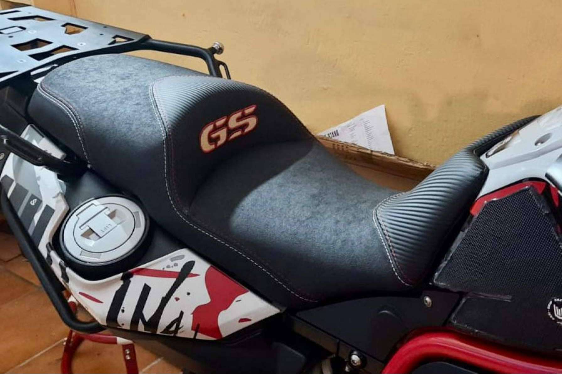 JM-FUNDAS transforma el confort sobre dos ruedas con asientos de moto personalizados
