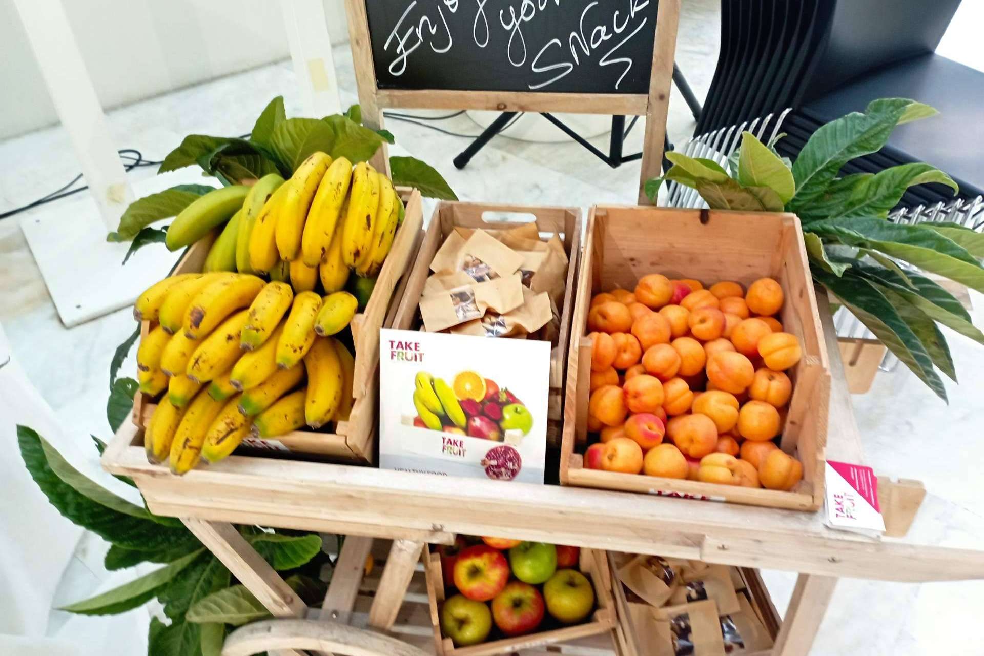 Fruta para oficinas; Take Fruit marca la diferencia en el entorno empresarial saludable