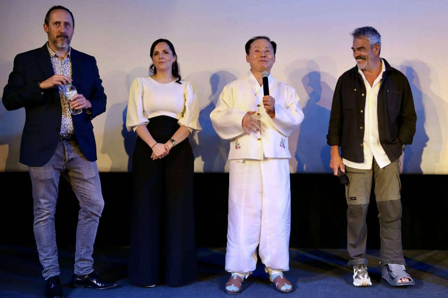 ‘De la Luz y de las Sombras’, el documental español que profundiza en el lenguaje del universo de la mano del maestro espiritual Master Oh