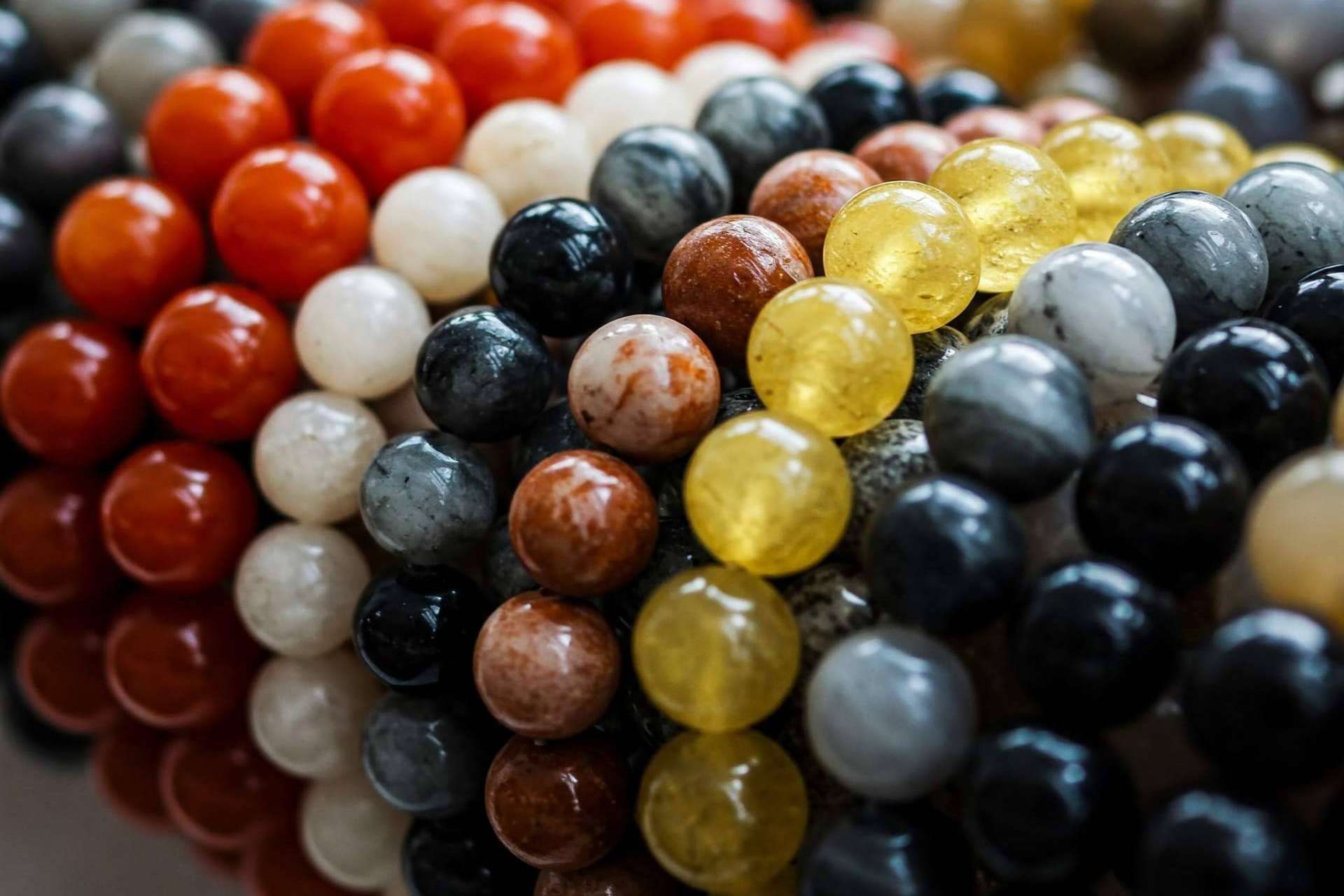 UniArt Minerales impulsa su tienda online con nuevas colecciones de pulseras de minerales