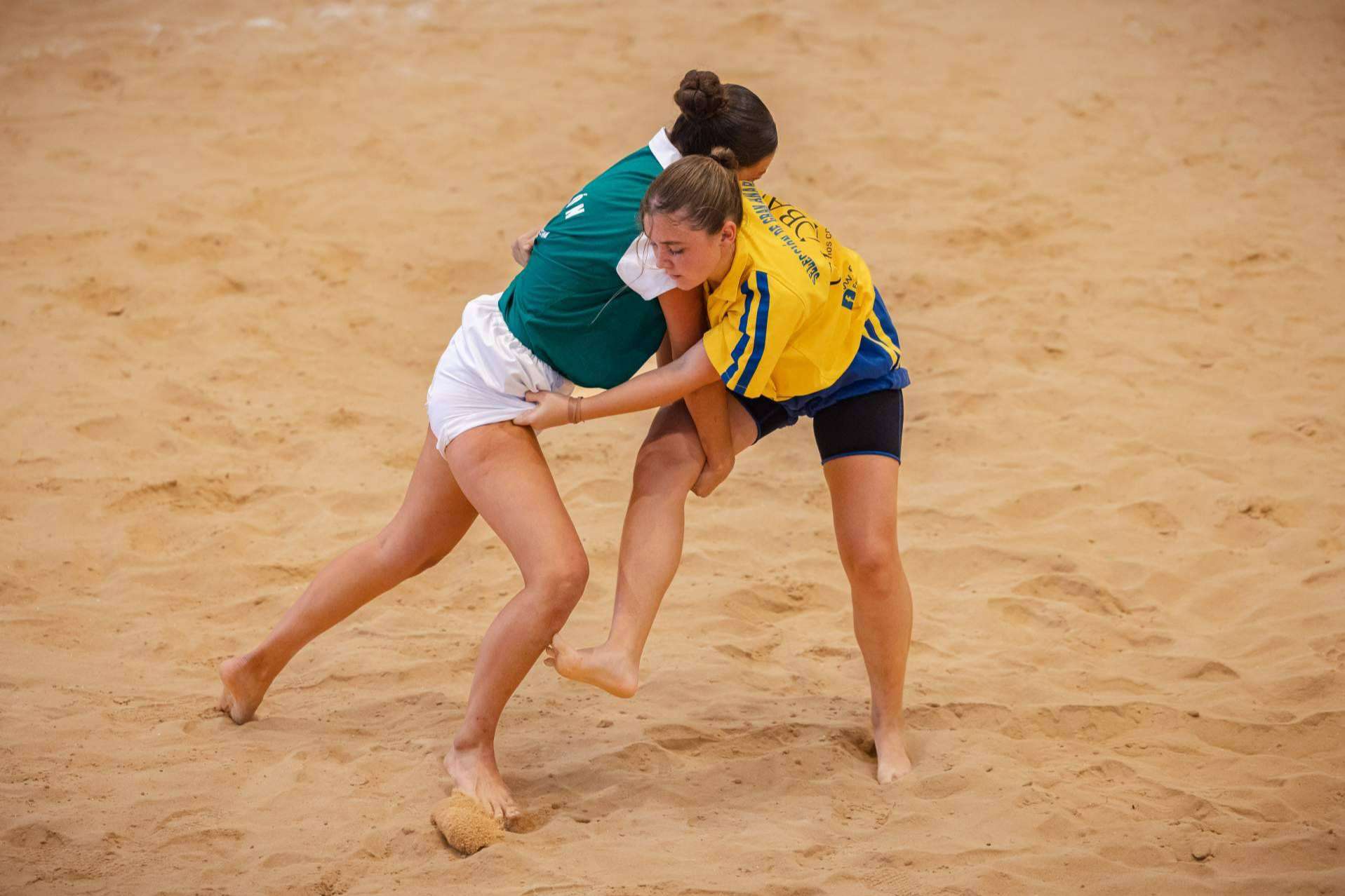 Madrid acoge por primera vez una luchada oficial de lucha canaria en la Plaza de Callao