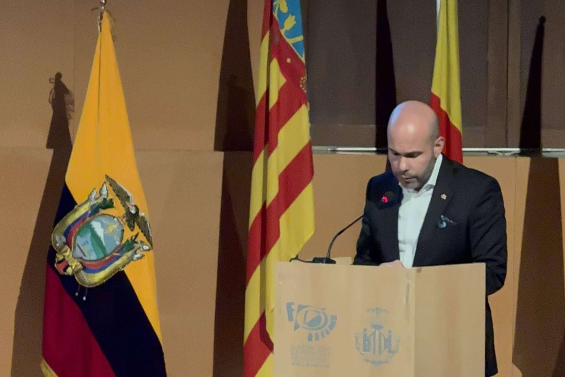 La WLO consolida su compromiso con la comunidad migrante mediante la entrega de 60.000 becas educativas en Valencia