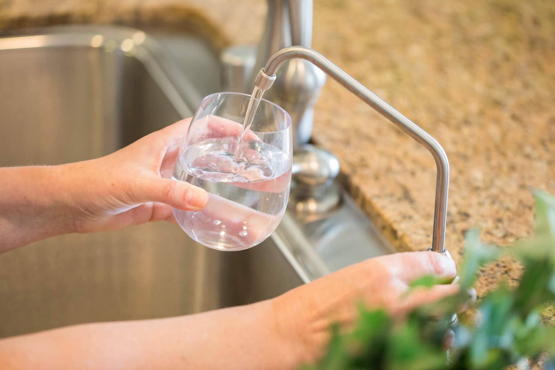 Tener un sistema de ósmosis en casa nunca fue tan sencillo, la propuesta de Revolution AQUA