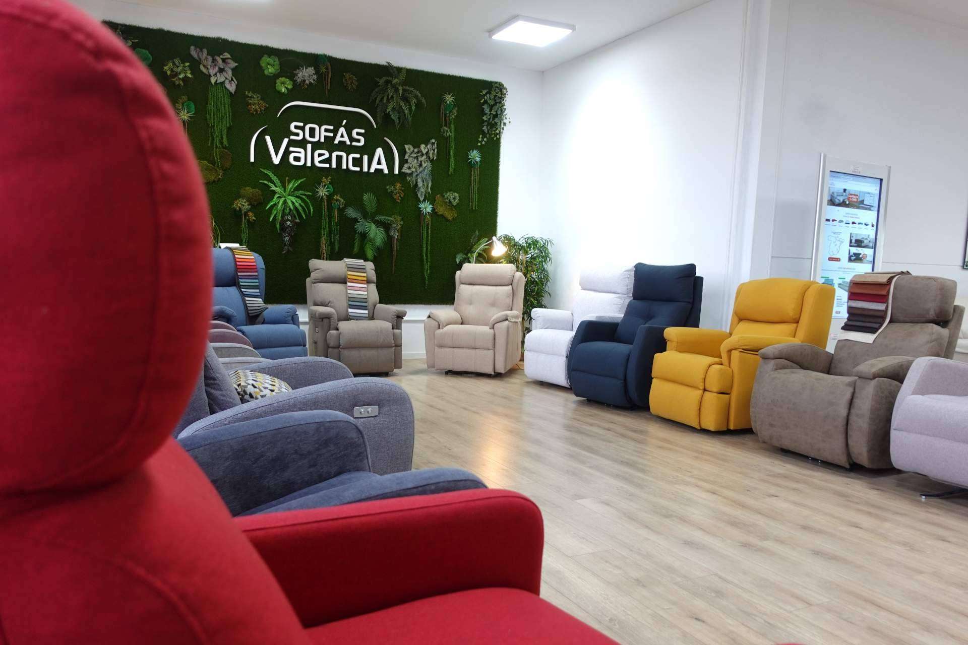 Sillones con diseño funcional y telas antiarañazos, la propuesta innovadora de Sofás Valencia
