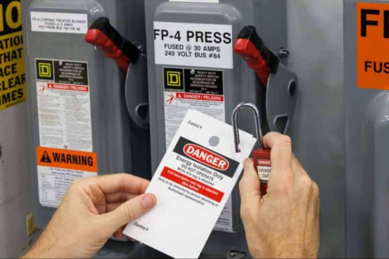 Bloqueo y consignación, el papel del procedimiento LOTO en la prevención de riesgos laborales