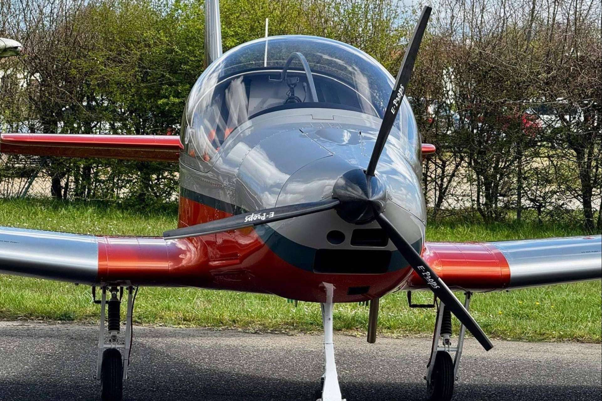 El vuelo recreativo se profesionaliza con la propuesta 'Piloto por un día' de Asturfly