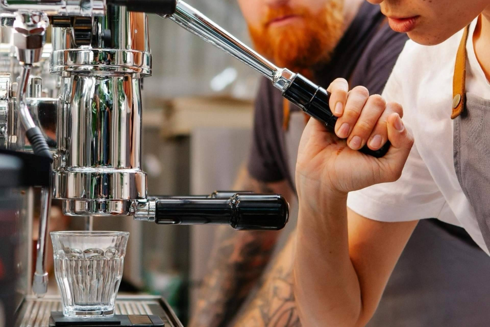 Cápsulas y Café eleva la experiencia del café en hostelería con orígenes exclusivos y cafés italianos